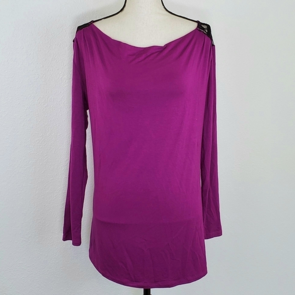 *Nwt* Everly Grey Purple Tunic Top W/Black Lace Shoulder Detailing, Size Large